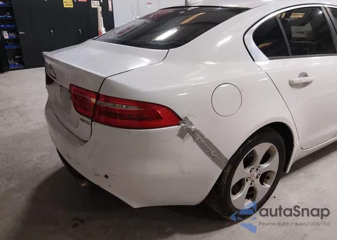 2018 Jaguar Xe 25T z USA, uszkodzony, nr VIN SAJAR4FX0JCP36623